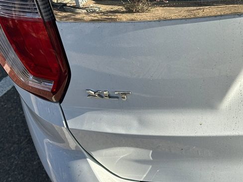 Used 2018 Ford Explorer XLT FWD image 6