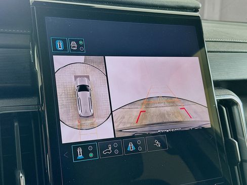 Used 2025 GMC Acadia Elevation FWD image 23