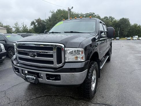Used 2006 Ford F350 Lariat AWD/4WD image 2