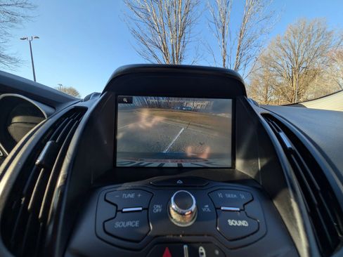 Used 2014 Ford Escape SE w/ Equipment Group 201A FWD image 9