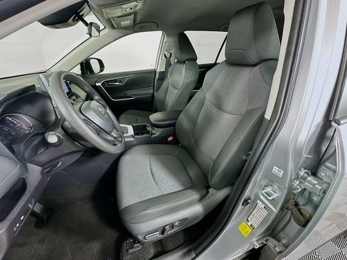 Certified 2025 Toyota RAV4 XLE FWD image 20