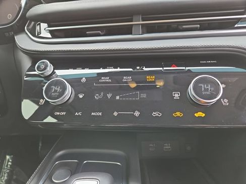 Used 2023 INFINITI QX60 Sensory w/ Vision Package AWD/4WD image 22