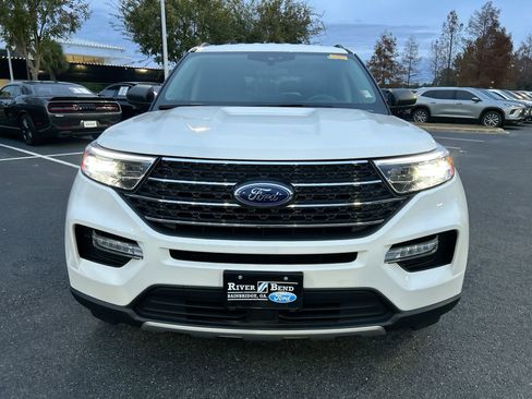 Used 2023 Ford Explorer XLT w/ Equipment Group 202A image 3