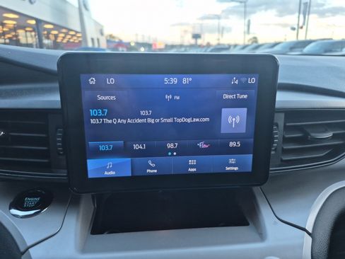 Used 2024 Ford Explorer XLT image 32