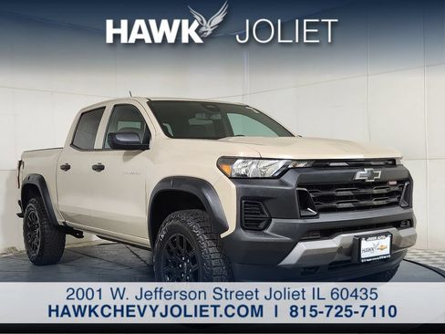 Used 2024 Chevrolet Colorado Trail Boss w/ Advanced Trailering Package AWD/4WD image 11