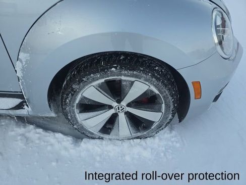 Used 2013 Volkswagen Beetle 2.0T image 28