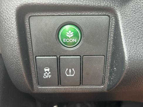 Used 2018 Honda HR-V EX image 9