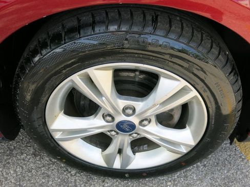 Used 2014 Ford Focus SE FWD image 35