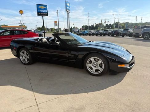 Used 1999 Chevrolet Corvette Convertible w/ Memory Pkg RWD image 4