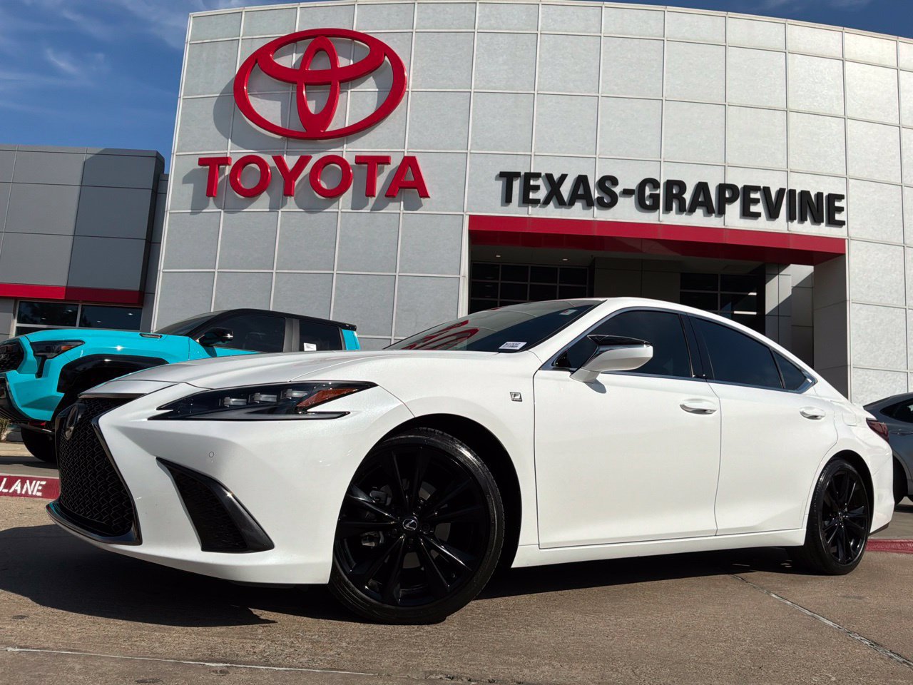 Used 2022 Lexus ES 350 F Sport w/ Accessory Package 2 FWD image 2