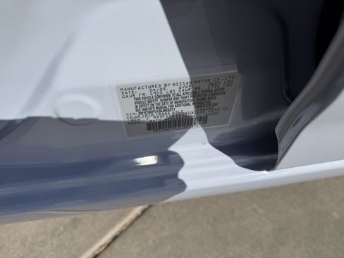 Used 2025 Nissan Versa SR w/ Trunk Package FWD image 40