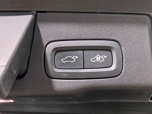 Used 2021 Volvo XC60 T5 Inscription AWD/4WD image 8