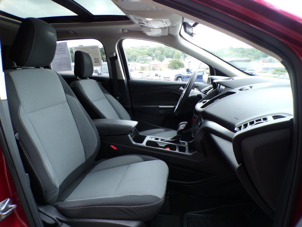 Used 2018 Ford Escape SE w/ SE Sync 3 Package AWD/4WD image 15