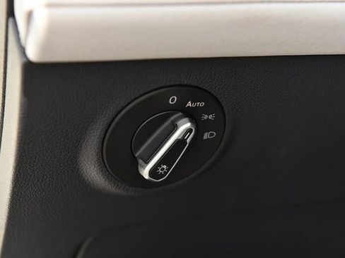 New 2026 Volkswagen Taos SE AWD/4WD image 10