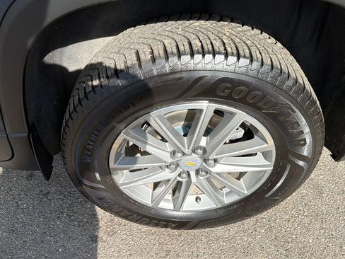 Used 2022 Chevrolet Traverse LT AWD/4WD image 9