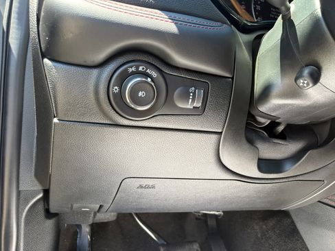 Used 2022 Dodge Durango R/T w/ Blacktop Package AWD/4WD image 28