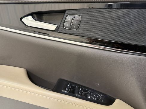 Used 2023 Lincoln Nautilus AWD w/ Premium Package image 15