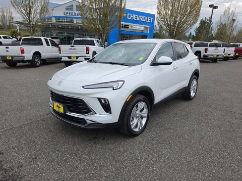 Used 2024 Buick Encore GX Preferred w/ Comfort Package image 5