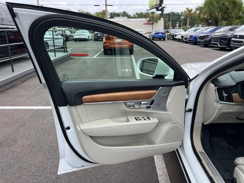 Used 2018 Volvo S90 T8 Inscription w/ Convenience Package AWD/4WD image 21
