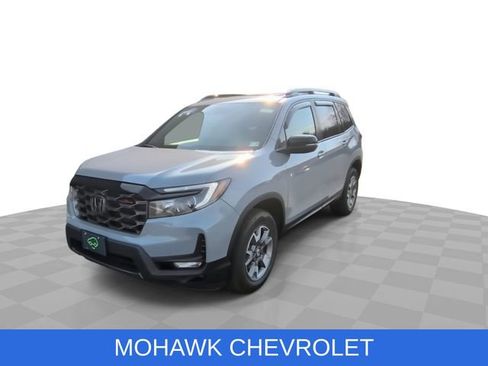 Used 2022 Honda Passport TrailSport image 4