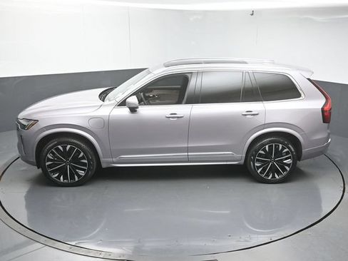 Certified 2026 Volvo XC90 T8 Core w/ Protection Package Premier AWD/4WD image 47