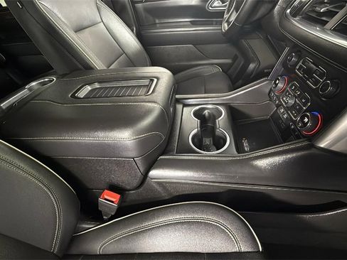 Used 2023 Chevrolet Suburban Premier image 37