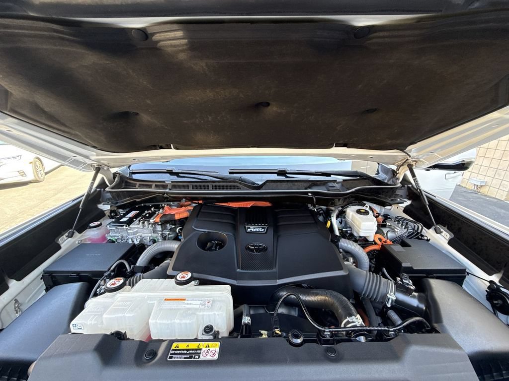 Used 2023 Toyota Tundra Platinum AWD/4WD image 31