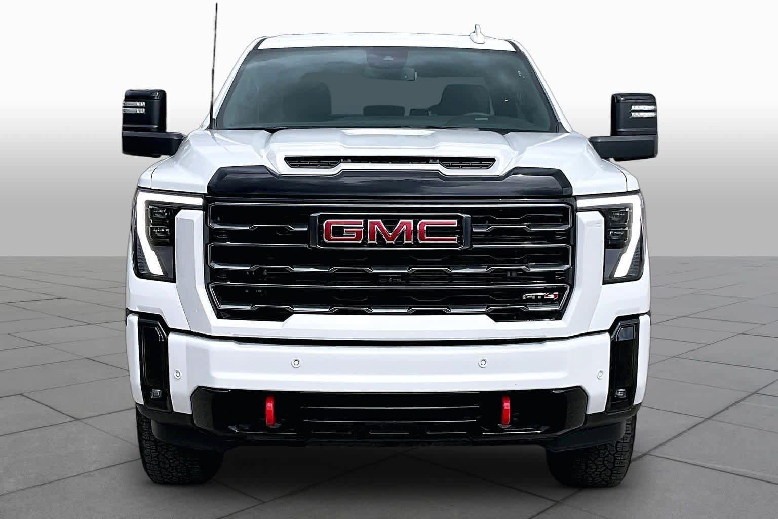 Used 2025 GMC Sierra 2500 AT4 AWD/4WD image 4