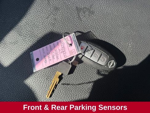 Used 2024 Nissan Titan SV w/ SV Convenience Package image 18