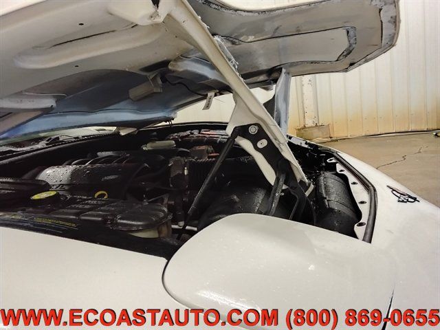 Used 2002 Chevrolet Corvette Coupe w/ Preferred Equipment Group2 RWD image 16