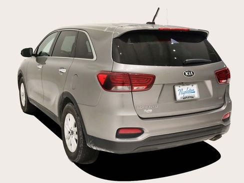 Used 2019 Kia Sorento L image 8