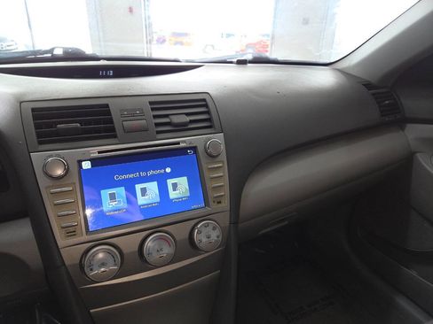 Used 2010 Toyota Camry LE FWD image 31