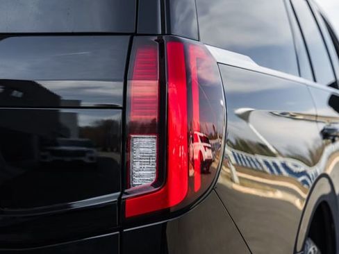 Used 2025 Ford Expedition Active image 8