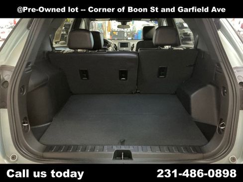 Used 2022 Chevrolet Equinox RS AWD/4WD image 11