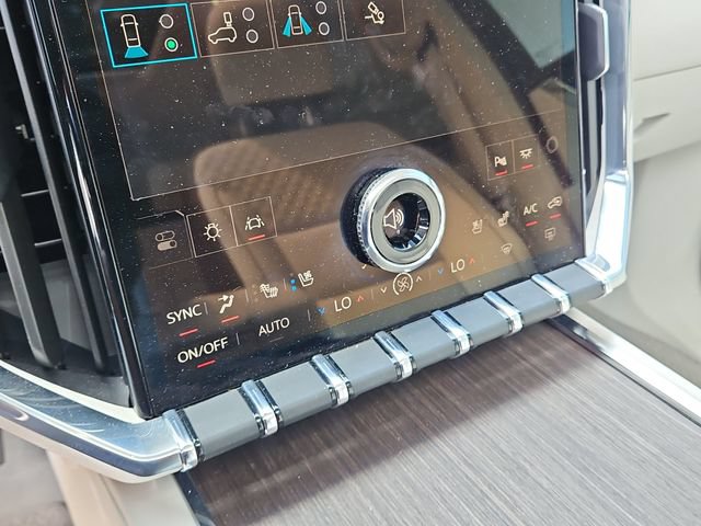 Used 2025 GMC Acadia Denali FWD image 27