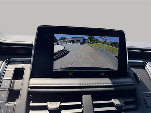 Used 2022 Chevrolet Suburban LT RWD image 62