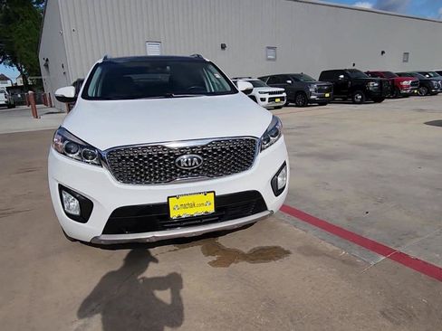 Used 2017 Kia Sorento SX FWD image 3