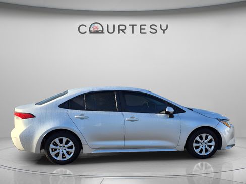 Used 2021 Toyota Corolla LE FWD image 8
