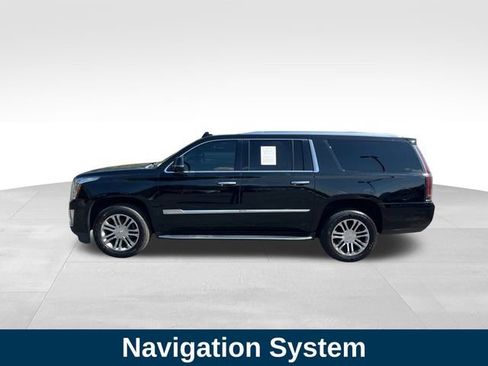 Used 2019 Cadillac Escalade ESV image 2