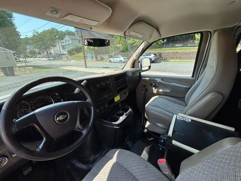 Used 2011 Chevrolet Express 2500 image 16