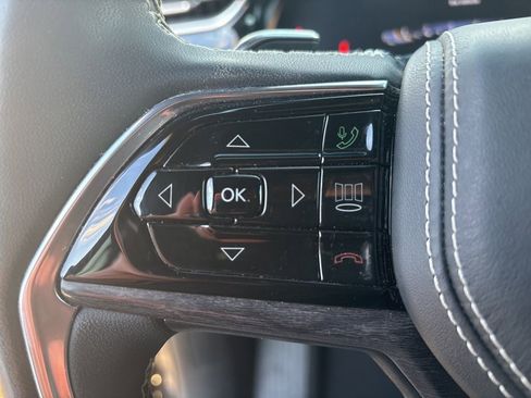 Used 2023 Jeep Grand Cherokee Overland w/ Luxury Tech Group IV image 25