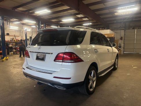 Used 2018 Mercedes-Benz GLE 350 w/ Premium 1 Package image 3