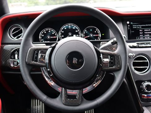 Used 2022 Rolls-Royce Cullinan Black Badge w/ Dark Exterior Package AWD/4WD image 25