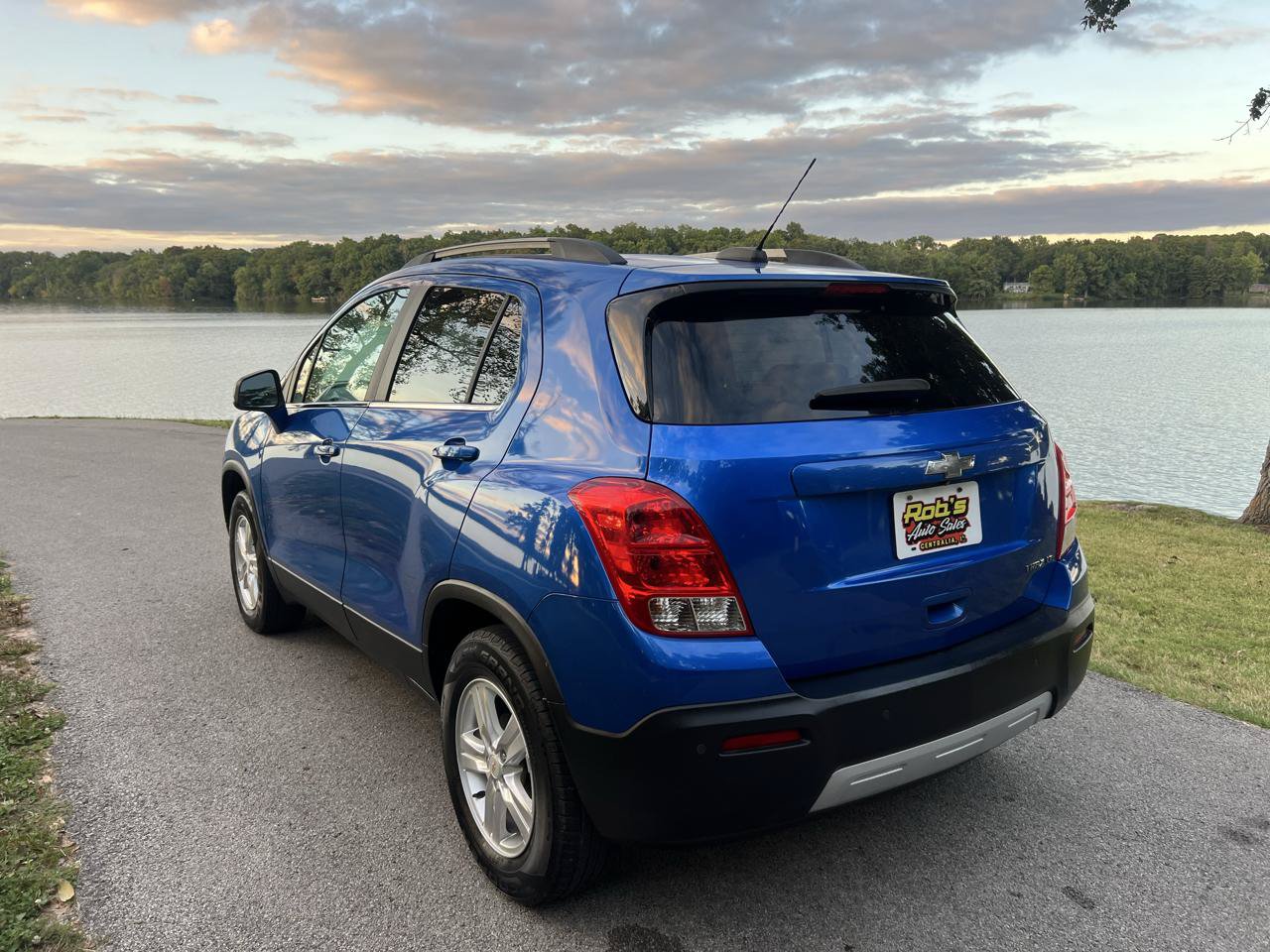 Used 2015 Chevrolet Trax LT w/ LT Sun and Sound Package FWD image 8