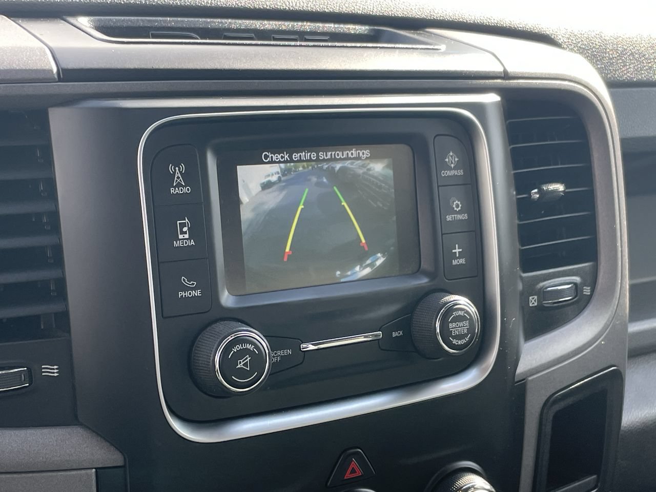 Used 2018 RAM 1500 Express AWD/4WD image 33