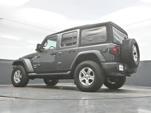 Used 2018 Jeep Wrangler Unlimited Sport S image 32