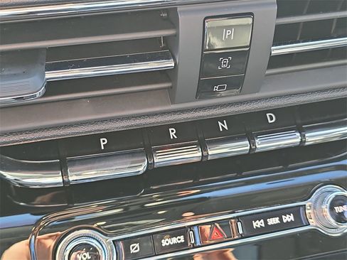 Used 2021 Lincoln Corsair Reserve w/ Equipment Group 201A image 24