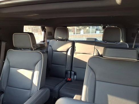 Used 2024 Chevrolet Tahoe Premier w/ Advanced Technology Package AWD/4WD image 11