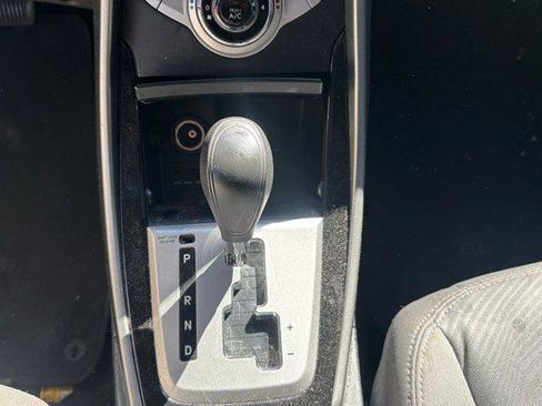 Used 2012 Hyundai Elantra GLS image 9