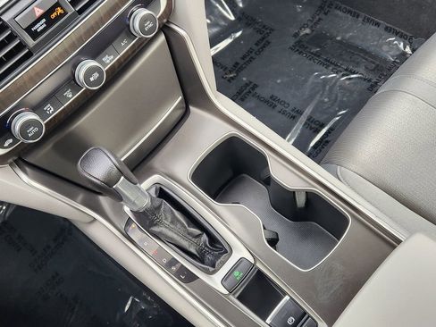 Used 2020 Honda Accord EX image 24